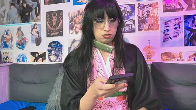 Snapshot of snowblack_ chatting on 09-25-25, 05:38 snowblack  online show from 09-25-25, 05:38