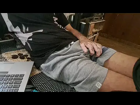 Snapshot of cocklovesboobs00077 chatting on 09-29-25, 05:34 cocklovesboobs00077 online show from 09-29-25, 05:34