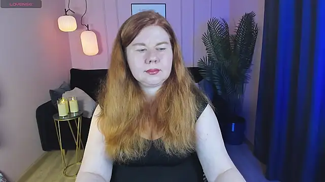 Mrs Emilia online show from 12-21-24, 05:18