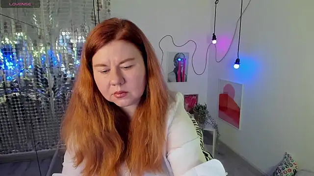 Mrs Emilia online show from 12-22-24, 05:45