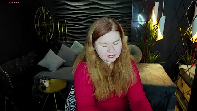 Mrs Emilia online show from 12-24-24, 03:49