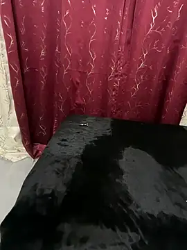 Snapshot of LuscousPussy chatting on 03-06-25, 04:28 LuscousPussy online show from 03-06-25, 04:28