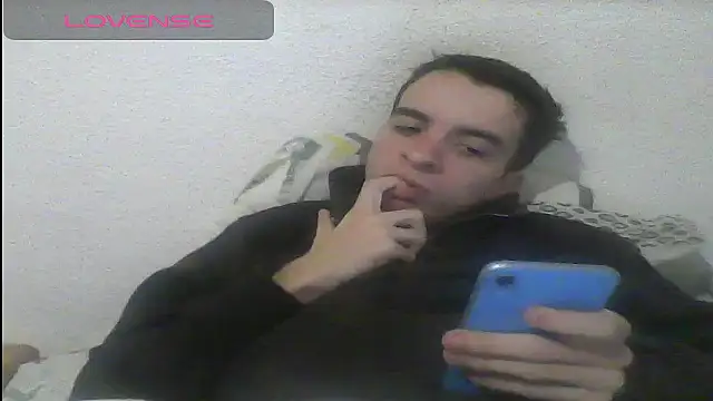 Snapshot of Tombgy07 chatting on 12-21-24, 08:43 Tombgy07 online show from 12-21-24, 08:43