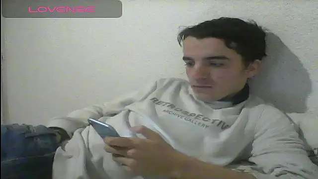 Snapshot of Tombgy07 chatting on 01-27-25, 08:28 Tombgy07 online show from 01-27-25, 08:28