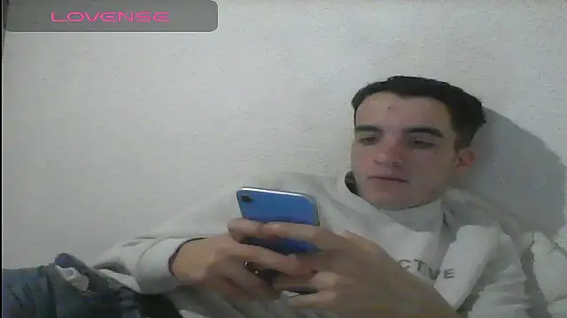 Snapshot of Tombgy07 chatting on 02-05-25, 08:57 Tombgy07 online show from 02-05-25, 08:57