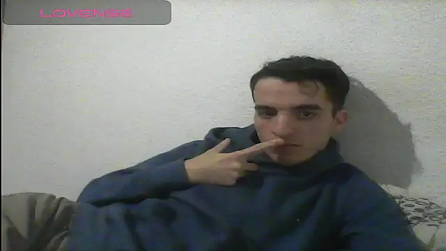 Snapshot of Tombgy07 chatting on 02-13-25, 08:34 Tombgy07 online show from 02-13-25, 08:34