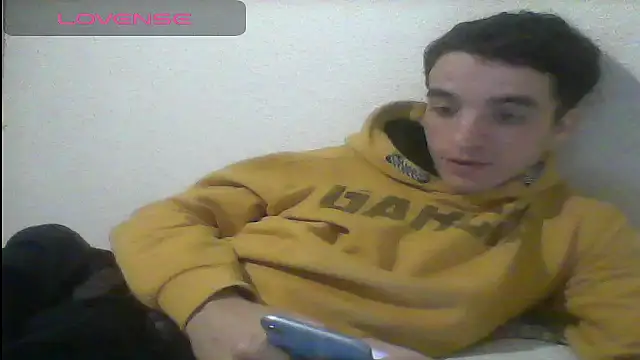 Snapshot of Tombgy07 chatting on 03-14-25, 09:00 Tombgy07 online show from 03-14-25, 09:00