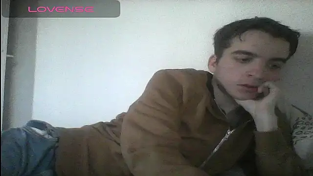 Snapshot of Tombgy07 chatting on 03-18-25, 03:53 Tombgy07 online show from 03-18-25, 03:53