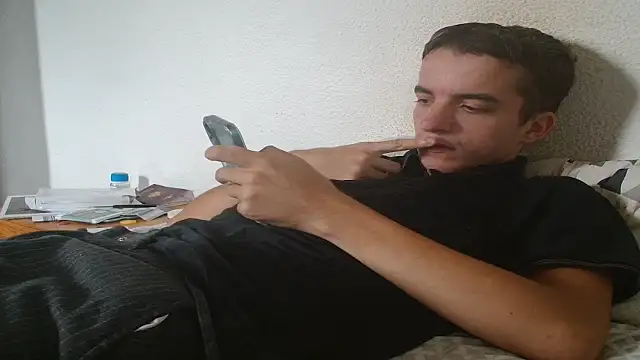 Snapshot of Tombgy07 chatting on 09-14-25, 12:59 Tombgy07 online show from 09-14-25, 12:59