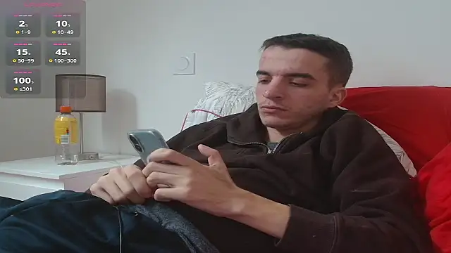 Snapshot of Tombgy07 chatting on 11-06-25, 01:34 Tombgy07 online show from 11-06-25, 01:34