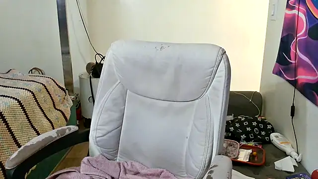 YasmineMinaj online show from 12-14-25, 11:20