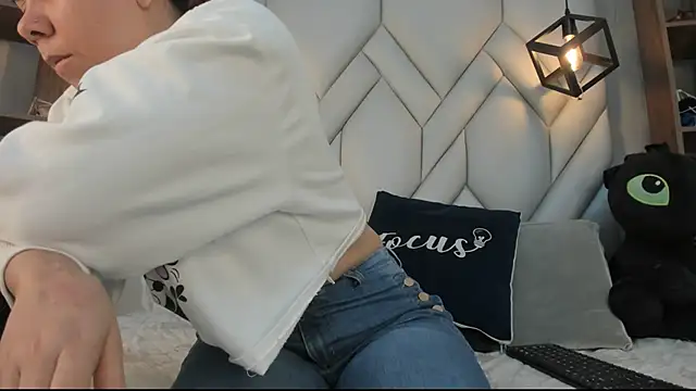 SakuraLee  online show from 03-11-25, 07:47