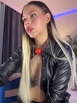 Snapshot of KittyKatyDream chatting on 01-11-25, 07:16 KittyKatyDream online show from 01-11-25, 07:16