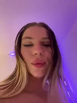 Snapshot of KittyKatyDream chatting on 03-15-25, 07:59 KittyKatyDream online show from 03-15-25, 07:59