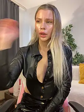 Snapshot of KittyKatyDream chatting on 11-09-25, 02:15 KittyKatyDream online show from 11-09-25, 02:15