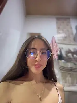 lauravasquez online show from 03-11-25, 10:31