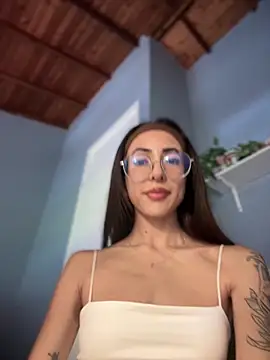 lauravasquez online show from 09-13-25, 04:51