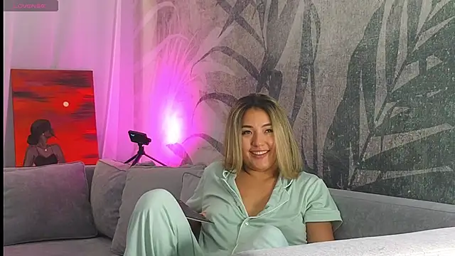 Snapshot of lily__foster chatting on 12-10-24, 07:37 lily foster online show from 12-10-24, 07:37