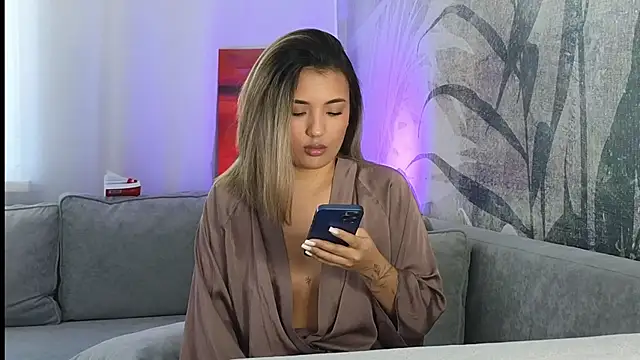 Snapshot of lily__foster chatting on 03-05-25, 05:50 lily foster online show from 03-05-25, 05:50