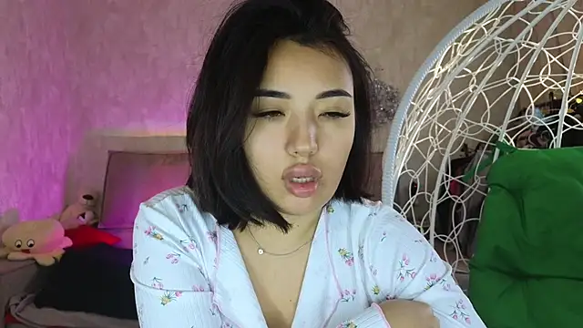 Snapshot of lily__foster chatting on 10-24-25, 04:53 lily foster online show from 10-24-25, 04:53