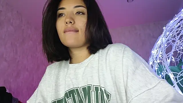 Snapshot of lily__foster chatting on 12-21-25, 06:31 lily foster online show from 12-21-25, 06:31