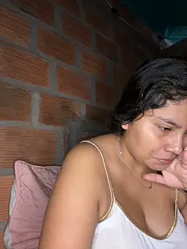 moncerrat luna online show from 02-04-25, 03:26