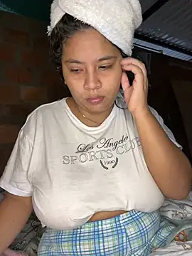 moncerrat luna online show from 02-12-25, 05:16