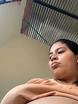 moncerrat luna online show from 10-06-25, 09:56