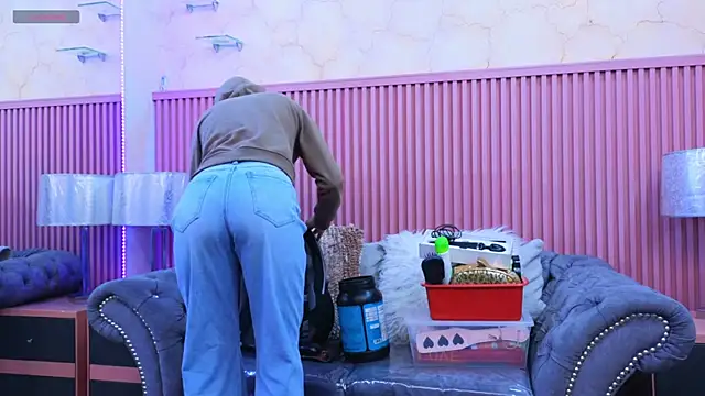 Emiily Scott1 online show from 01-13-25, 12:35