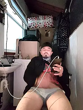Snapshot of erbod_Johnny chatting on 10-21-25, 12:22 erbod Johnny online show from 10-21-25, 12:22