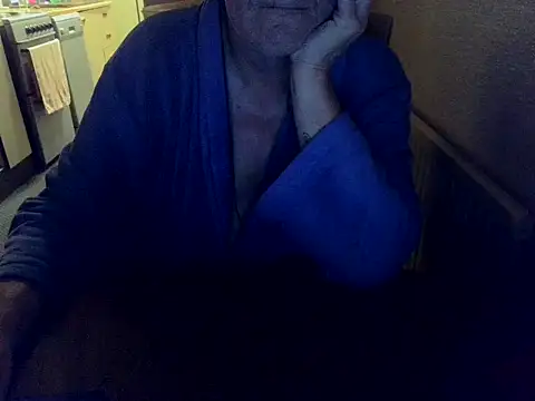 Snapshot of daddyflash chatting on 10-22-25, 11:15 daddyflash online show from 10-22-25, 11:15