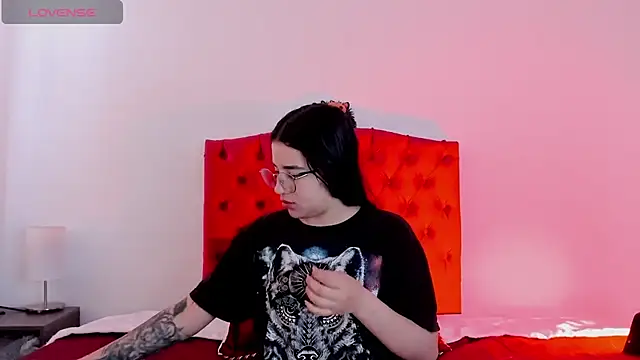 aliice walker  online show from 12-21-24, 01:32