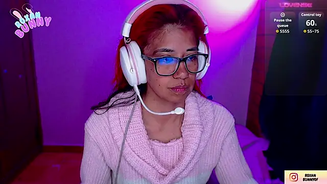 Roxanbunny1 online show from 09-24-25, 05:33
