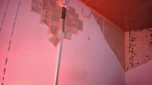 Snapshot of kisstarxxx chatting on 09-10-25, 03:06 kisstarxxx online show from 09-10-25, 03:06