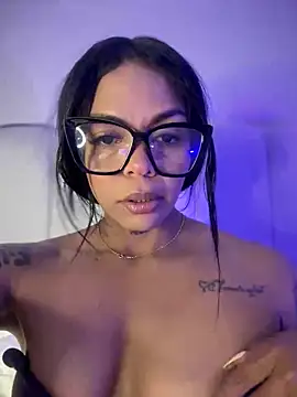 Snapshot of Charly_ chatting on 10-15-25, 05:18 Charly  online show from 10-15-25, 05:18