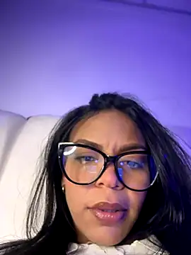 Snapshot of Charly_ chatting on 10-29-25, 04:15 Charly  online show from 10-29-25, 04:15