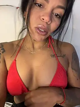 Snapshot of Charly_ chatting on 10-31-25, 02:56 Charly  online show from 10-31-25, 02:56