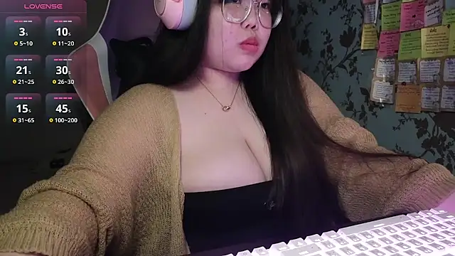 ANNELIESE  online show from 12-04-24, 08:18