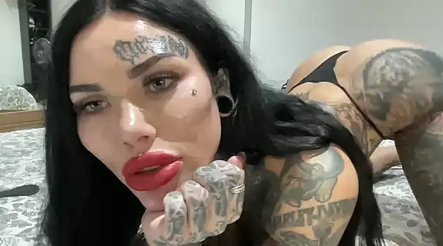 claudiacvc95 online show from 12-04-24, 12:03