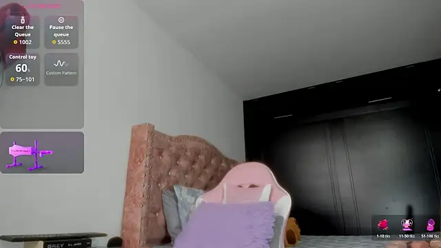 Layla Sia online show from 02-05-26, 04:44