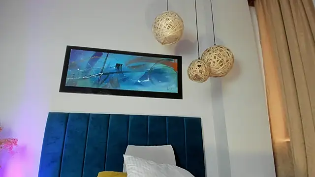 NoraDasilva online show from 11-30-25, 02:10