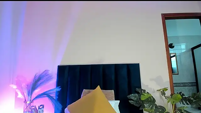 NoraDasilva online show from 02-24-26, 10:19