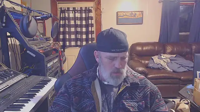 Snapshot of jimdacbin420 chatting on 02-13-25, 01:29 jimdacbin420 online show from 02-13-25, 01:29