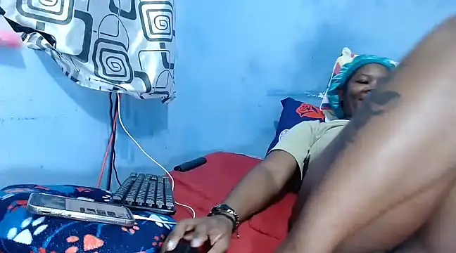Snapshot of ebony_cristal1 chatting on 02-15-25, 10:00 ebony cristal1 online show from 02-15-25, 10:00