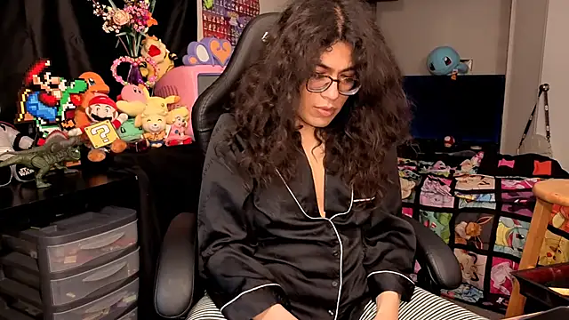 ShinyCherub online show from 11-04-25, 05:12