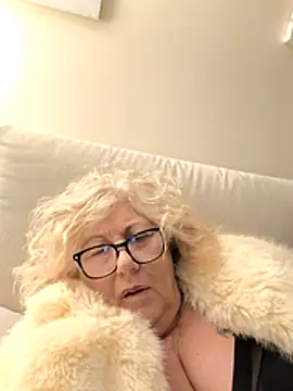 Merilulla online show from 11-14-25, 01:26