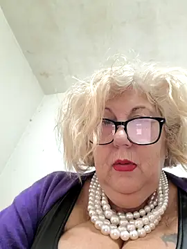 Merilulla online show from 11-26-25, 02:40