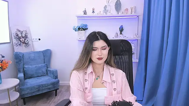 AnneTLi online show from 11-03-25, 07:26