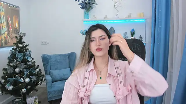 AnneTLi online show from 12-05-25, 03:26