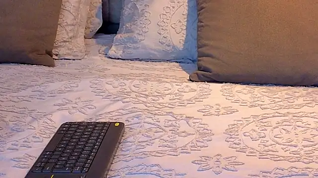 KeryHillson online show from 12-04-25, 11:52